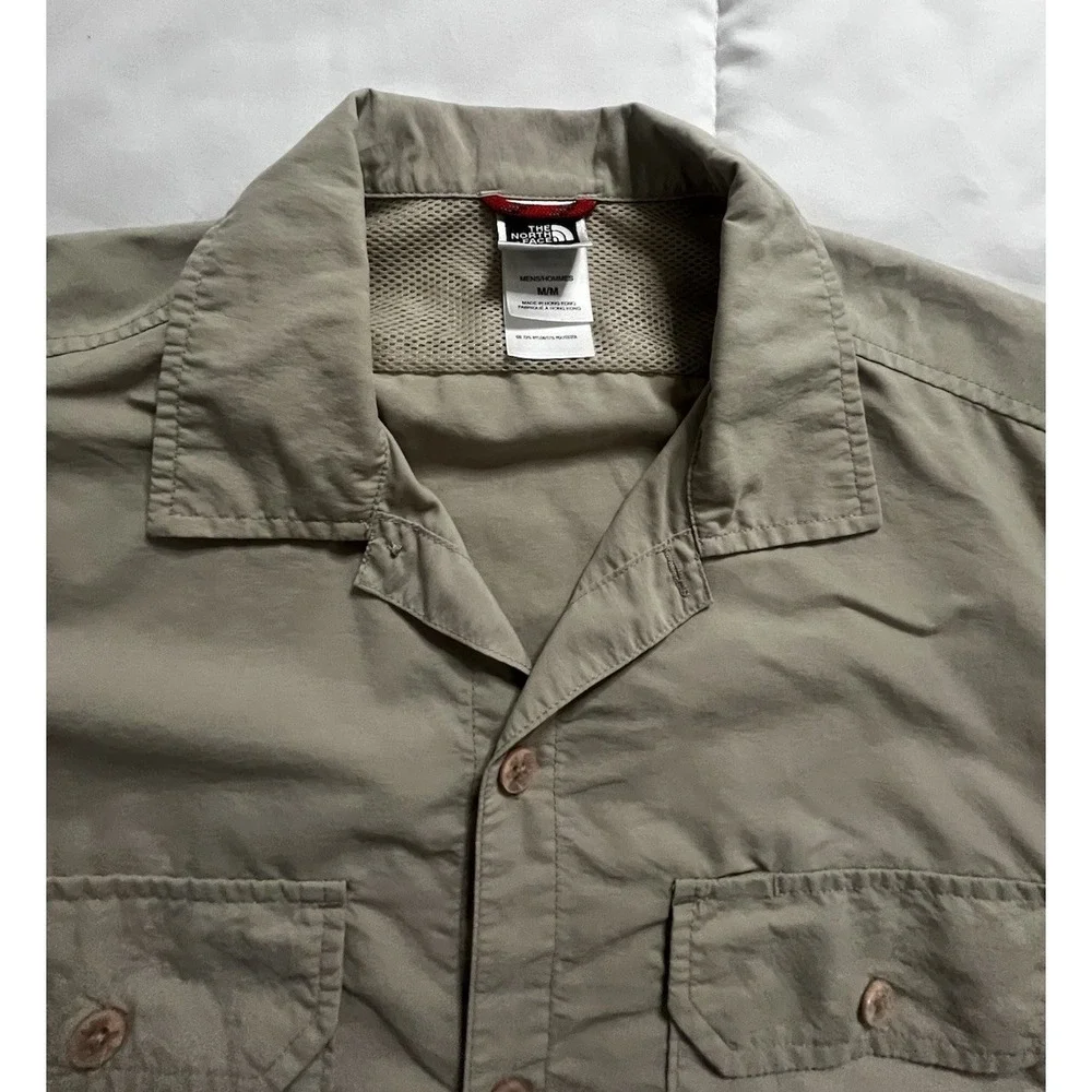 The North Face Tan Button Up Shirt Men's Size Medium Short Sleeve Hiking